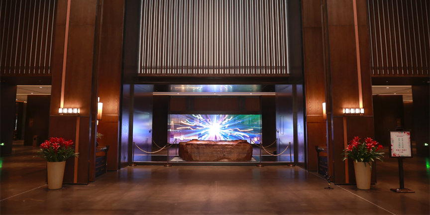 五星临朐华建大酒店|晶泓LED光电玻璃屏风演绎现代东方美学
