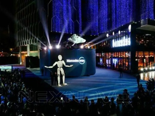北京奔驰三里屯透明LED屏项目