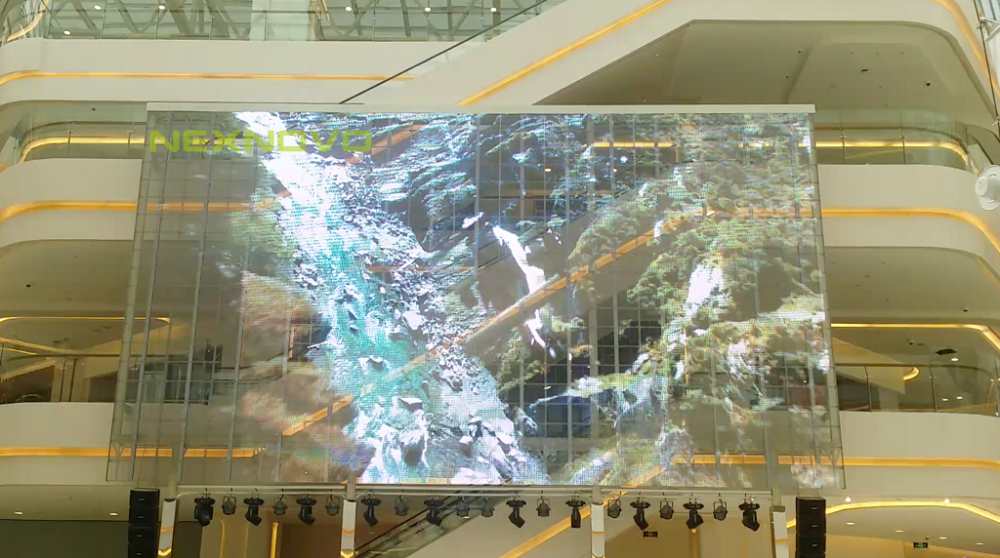 北京房山中粮万科长阳半岛商场中庭透明LED显示屏项目(图1)