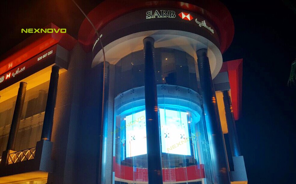 沙特SABB银行办公室玻璃幕墙LED透明屏项目(图3)
