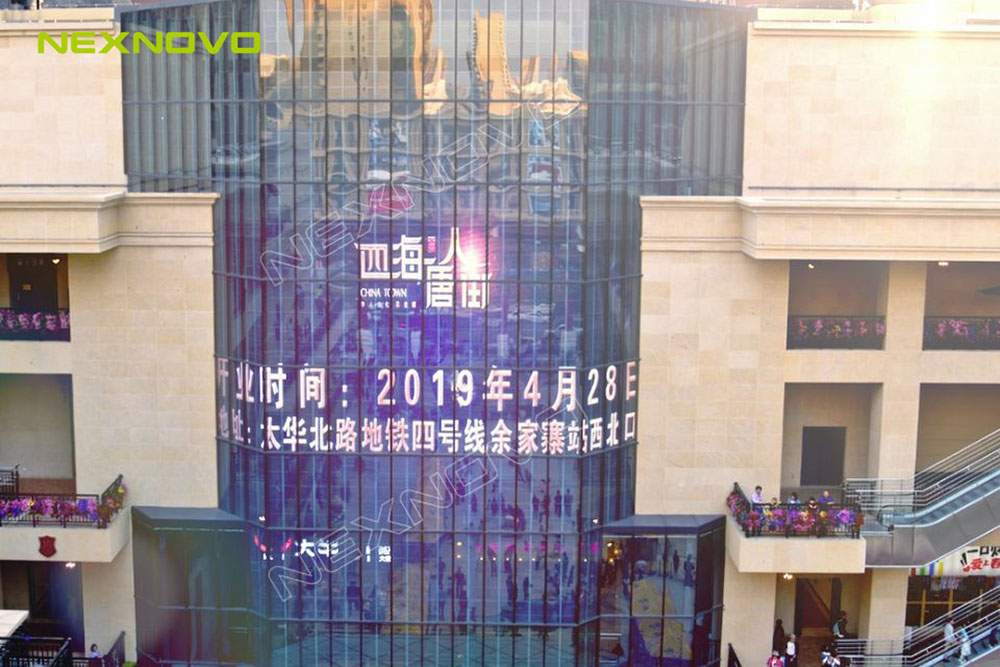西安四海唐人街玻璃幕墙LED透明屏项目(图3)