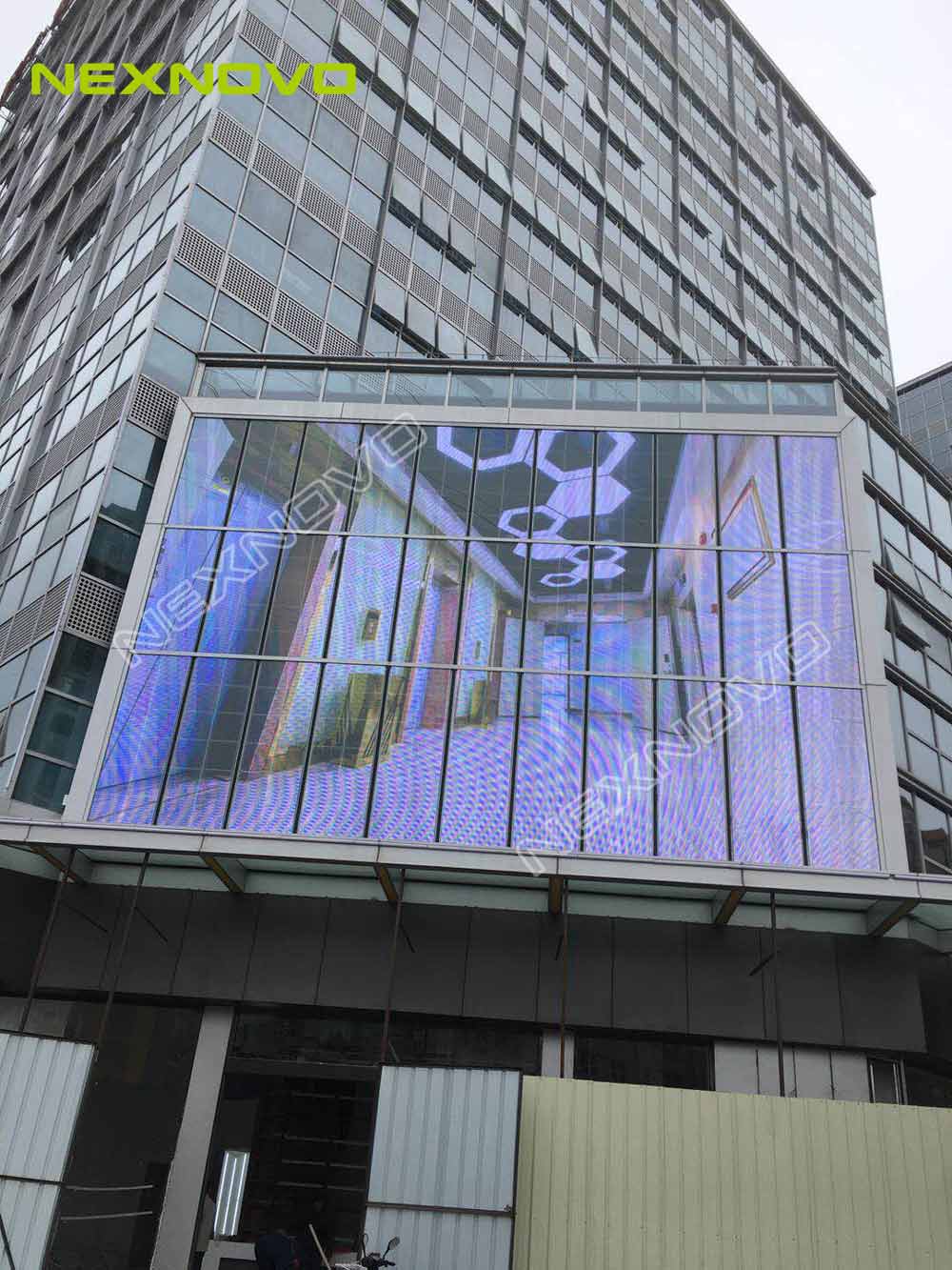 佛山坚美大厦透明LED显示屏项目(图1)