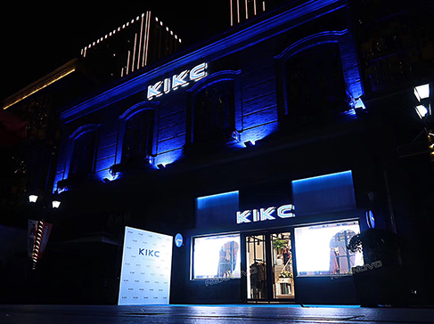 武汉KIKC服装店透明LED显示屏项目