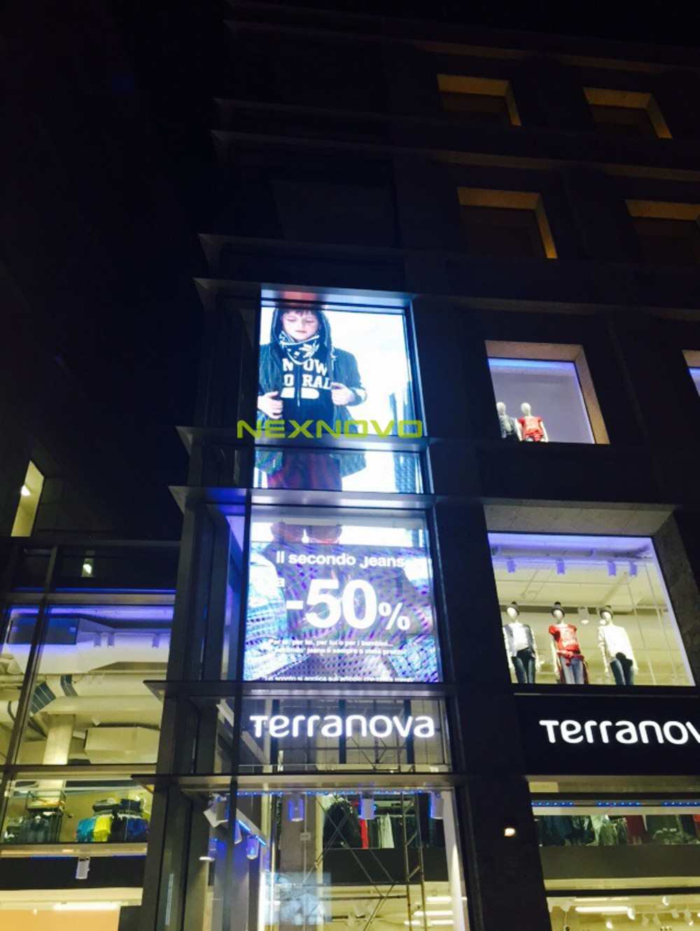 意大利Terranova及Calliope品牌旗舰店透明LED显示屏项目(图2)