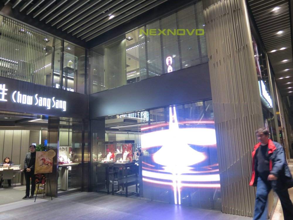 香港尖沙咀周生生珠宝店透明LED显示屏(图3)