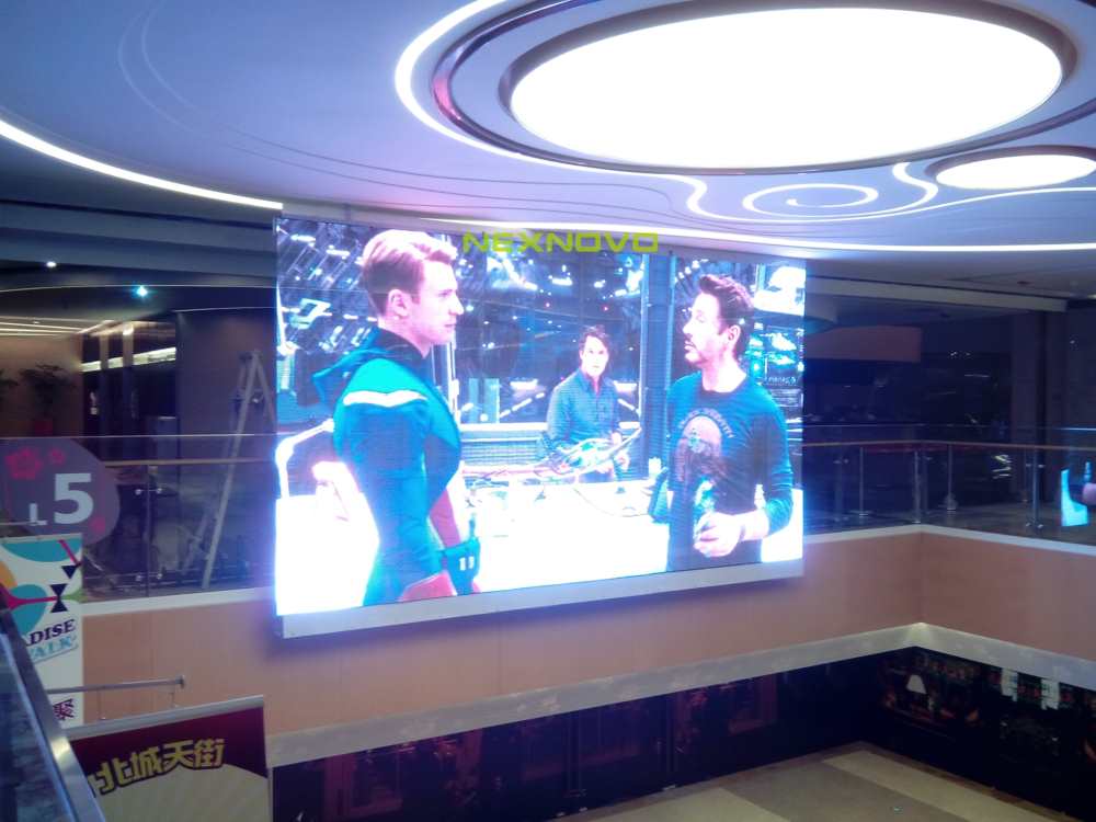 成都卢米埃影剧院透明LED显示屏项目(图2)