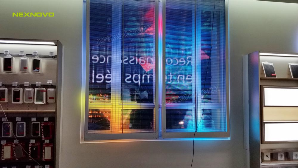 巴黎华为LED透明屏旗舰店橱窗项目(图2)