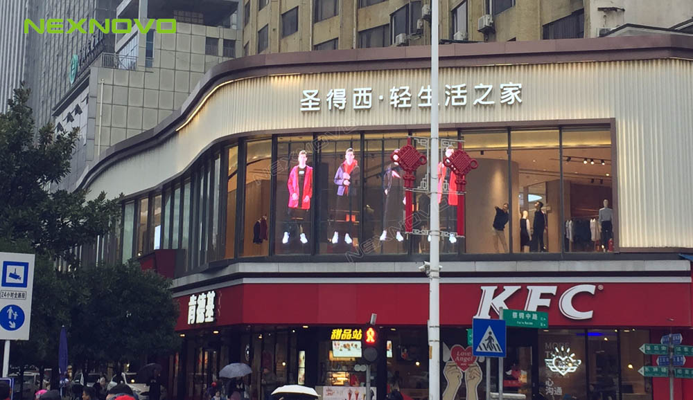 圣得西品牌服饰店透明LED显示屏项目(图3)