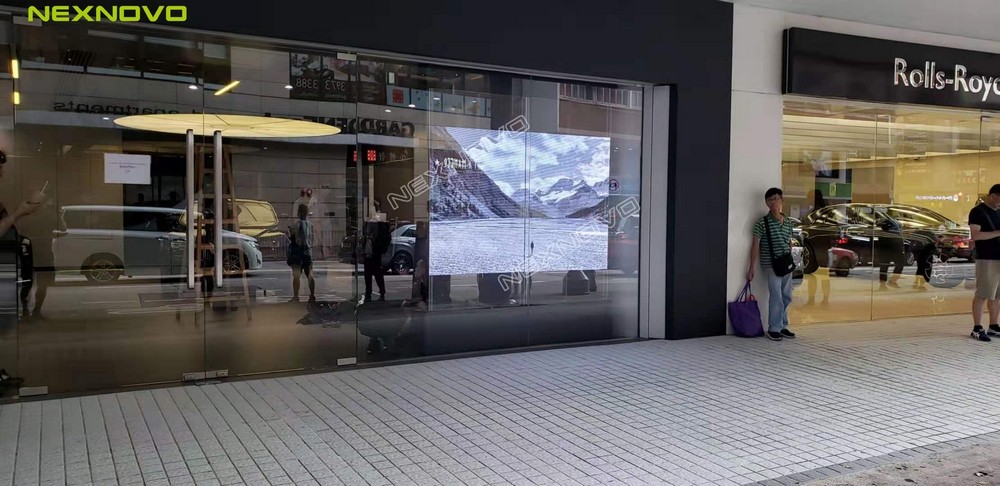 香港Rolls Royce 店透明LED显示屏项目(图1)