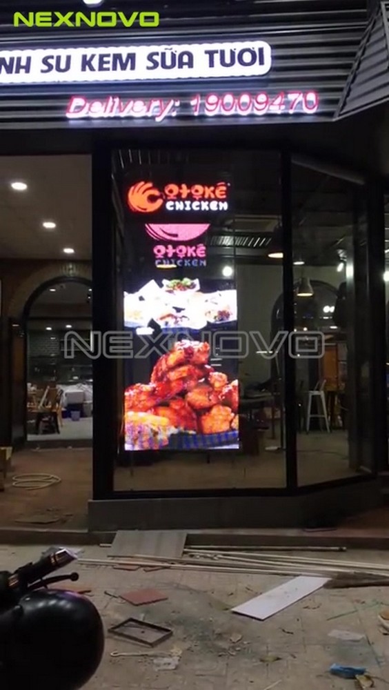 越南Otoke Chicken餐饮透明LED显示屏项目(图5)