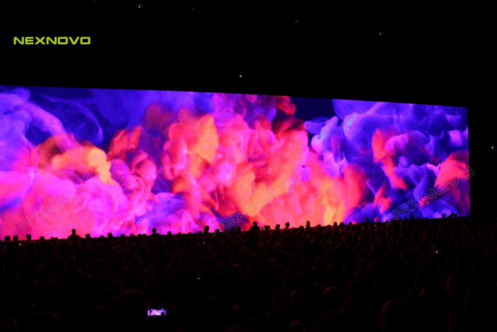 世界顶级摇滚乐队U2巡回演唱会透明LED显示屏项目(图3)