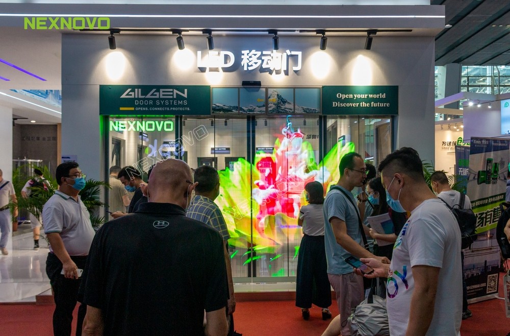 晶泓NS系列LED玻璃移动门燃爆中国建博会现场(图4)